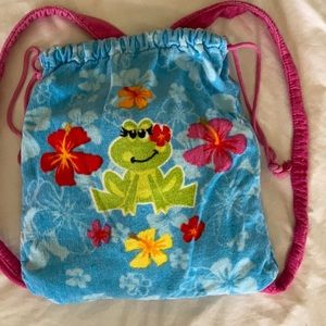 beach towel backpack 🎒convertible Frog & flowers